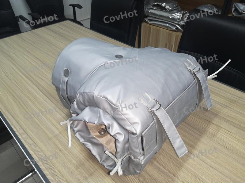 ? ? ? ?冬季氣溫逐漸變冷，我們大家自覺不自覺的都穿上了厚厚的衣服御寒。那么問題來了，我們的設備是否“穿暖”了？要不要穿些東西？穿哪些可以溫暖過冬？ ? ? ? ?石油，電力，化工等很多行業裝置每年冬季都會開展設備防凝凍工作，目的就是不凍壞一臺設備、一條管線。設備凝凍只是因為環境溫度的降低，解決這個問題常規來說不外乎就是做保溫。 ? ? ? ?為此，科好特開發了可以與閥門及設備一同工作的可拆裝保溫產品，安裝和拆卸變得容易，可反復使用。<a href=http://m.ltty168.cn/e/tags/?tagname=%E9%98%80%E9%97%A8%E4%BF%9D%E6%B8%A9 target=_blank class=infotextkey>閥門保溫</a>產品用材屬于輕質柔性無石棉材料，在高度復雜和狹窄的區域同樣可以很好使用，無論是截止閥、球閥等均可安裝。通常用戶只需提供閥門名稱型號和同一型號數量清單即可訂購相應的可拆卸<a href=http://m.ltty168.cn/e/tags/?tagname=%E9%98%80%E9%97%A8%E4%BF%9D%E6%B8%A9%E5%A5%97 target=_blank class=infotextkey><a href=http://m.ltty168.cn/e/tags/?tagname=%E9%98%80%E9%97%A8%E4%BF%9D%E6%B8%A9 target=_blank class=infotextkey>閥門保溫</a>套</a>了，特殊類型需要提供詳細規格或尺寸。可拆卸<a href=http://m.ltty168.cn/e/tags/?tagname=%E9%98%80%E9%97%A8%E4%BF%9D%E6%B8%A9 target=_blank class=infotextkey>閥門保溫</a>產品外觀漂亮整潔、表面可擦洗，環保，無污染。 ? ? ? ?給閥門穿上“保暖衣”，給企業“錦上添花”！