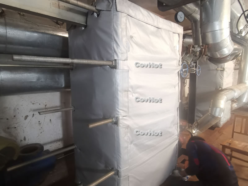 板式<a href=http://m.ltty168.cn/e/tags/?tagname=%E6%8D%A2%E7%83%AD%E5%99%A8%E4%BF%9D%E6%B8%A9 target=_blank class=infotextkey>換熱器保溫</a>,<a href=http://m.ltty168.cn/e/tags/?tagname=%E5%8F%AF%E6%8B%86%E5%8D%B8%E4%BF%9D%E6%B8%A9%E5%A5%97 target=_blank class=infotextkey>可拆卸<a href=http://m.ltty168.cn/e/tags/?tagname=%E4%BF%9D%E6%B8%A9%E5%A5%97 target=_blank class=infotextkey>保溫套</a></a>